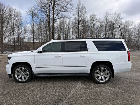 Used 2017 Chevrolet Suburban LT image 6