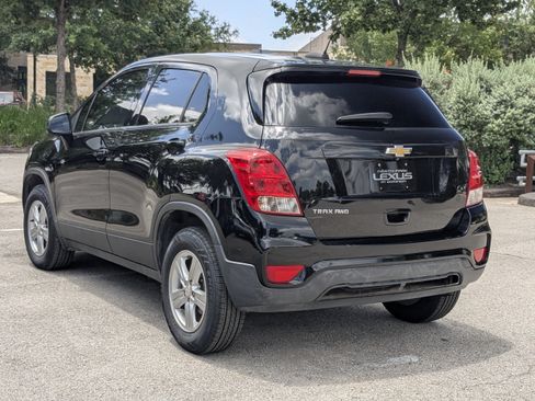 Used 2022 Chevrolet Trax LS w/ Tint and Cruise Package AWD/4WD image 3