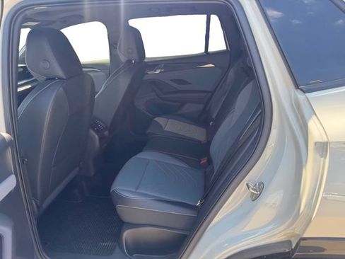 Used 2025 Volkswagen Tiguan SE R-Line FWD image 11