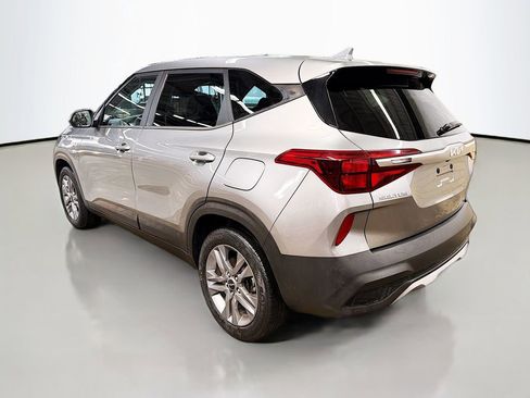 Used 2023 Kia Seltos LX image 7