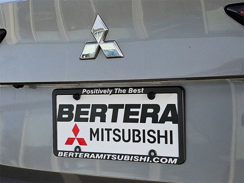 Used 2024 Mitsubishi Outlander SE image 32