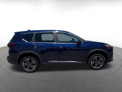 Used 2025 Nissan Rogue SV FWD image 16