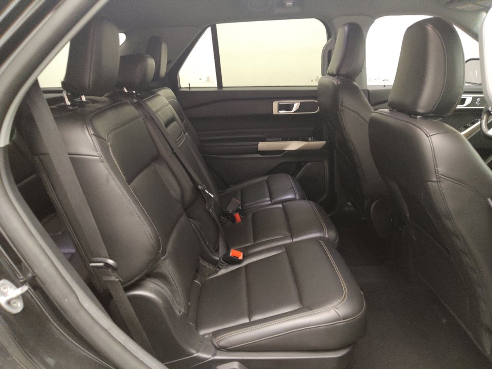 Used 2023 Ford Explorer XLT w/ Equipment Group 202A RWD image 19