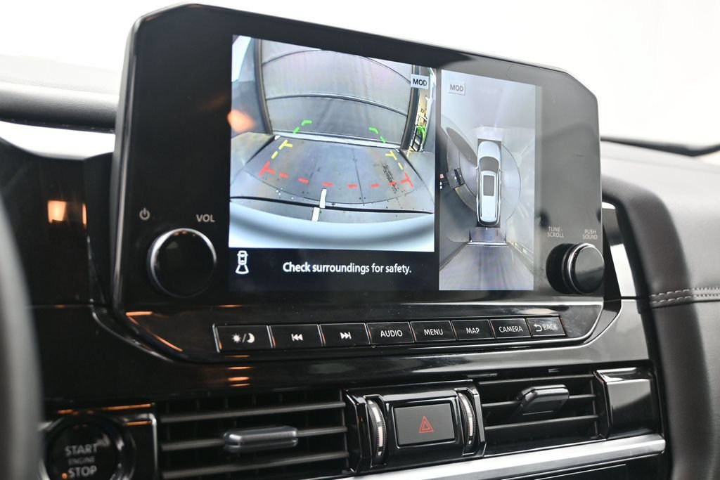 Used 2025 Nissan Pathfinder Platinum FWD image 25
