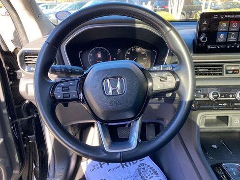Used 2024 Honda Pilot Touring image 16
