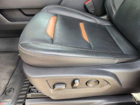 Used 2025 GMC Sierra 1500 AT4 w/ AT4 Premium Package image 22