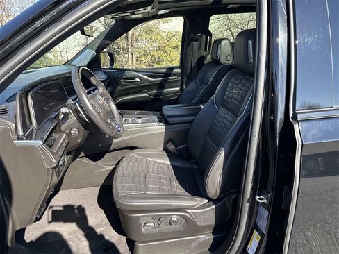 Certified 2023 Cadillac Escalade ESV V w/ LPO, ONYX Package image 16