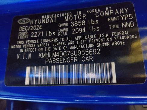 Used 2025 Hyundai Elantra Sport FWD image 33