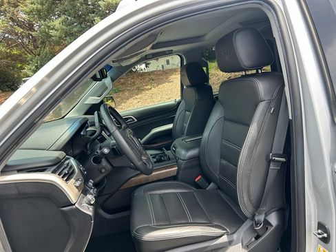 Used 2018 GMC Yukon Denali w/ Open Road Package AWD/4WD image 37