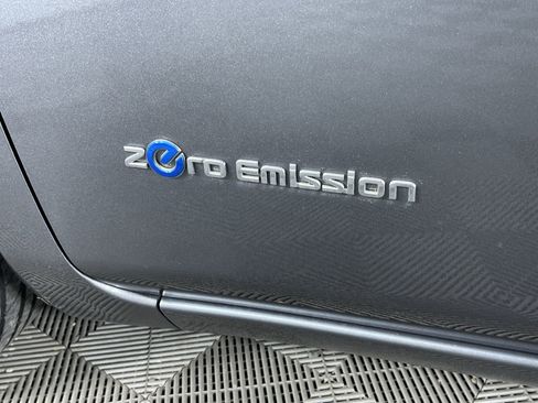 Used 2015 Nissan Leaf SV w/ LED & Quick Charge Package image 26