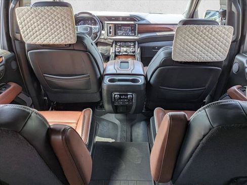 Used 2023 GMC Yukon XL Denali Ultimate AWD/4WD image 15