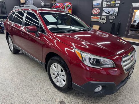 Used 2017 Subaru Outback 2.5i Premium image 7