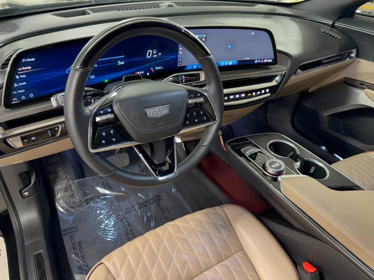 Certified 2024 Cadillac Lyriq Luxury w/ Nappa Leather Package AWD/4WD image 4