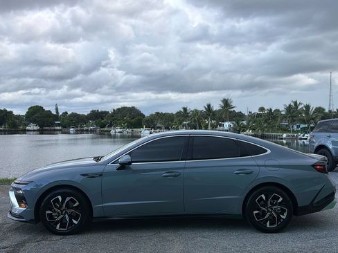 Used 2024 Hyundai Sonata SEL FWD image 2