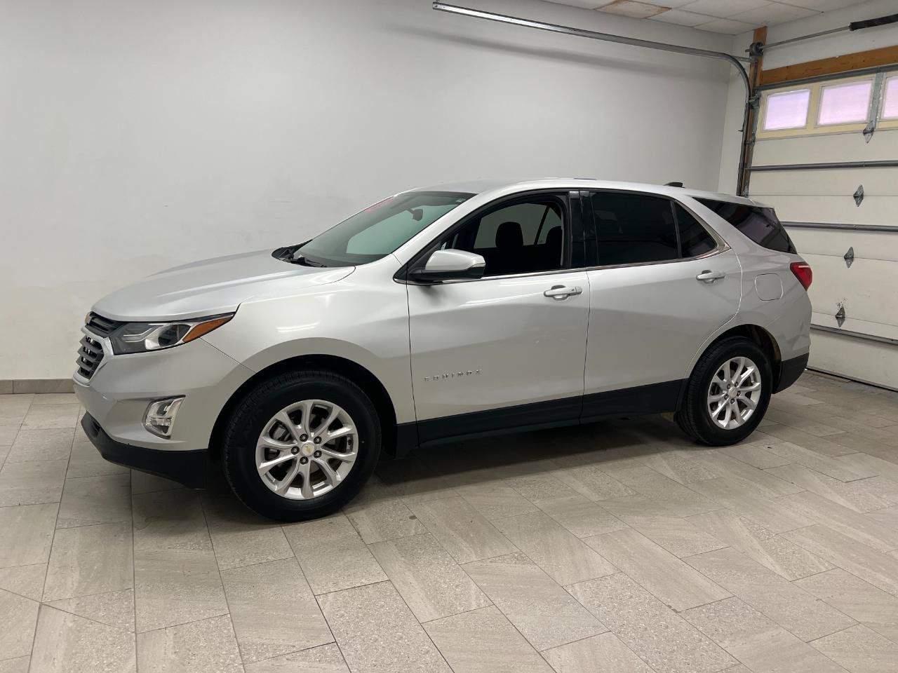 Used 2018 Chevrolet Equinox LT FWD image 5