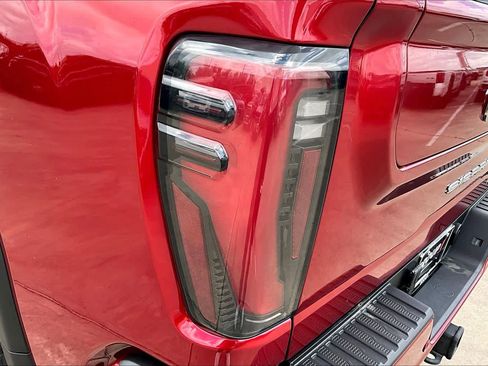 Used 2025 GMC Sierra 2500 AT4 w/ AT4 Premium Plus Package image 29