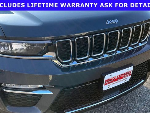 Used 2025 Jeep Grand Cherokee Limited AWD/4WD image 25