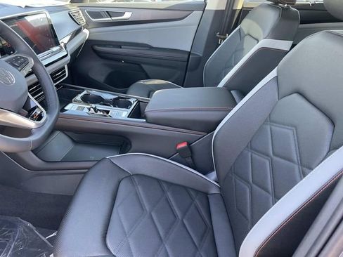 New 2026 Volkswagen Atlas Peak Edition image 22