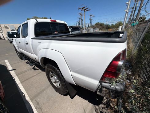 Used 2015 Toyota Tacoma PreRunner w/ SR5 Package RWD image 12