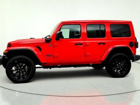 Used 2025 Jeep Wrangler Unlimited Sahara w/ Safety Group AWD/4WD image 8
