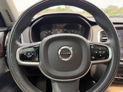 Used 2016 Volvo XC90 T6 Momentum w/ Momentum Plus Package AWD/4WD image 23