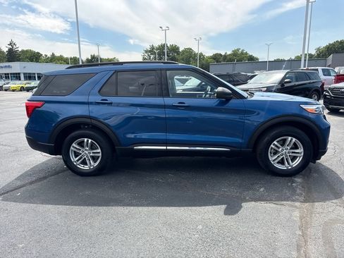 Used 2023 Ford Explorer XLT w/ Equipment Group 202A AWD/4WD image 6
