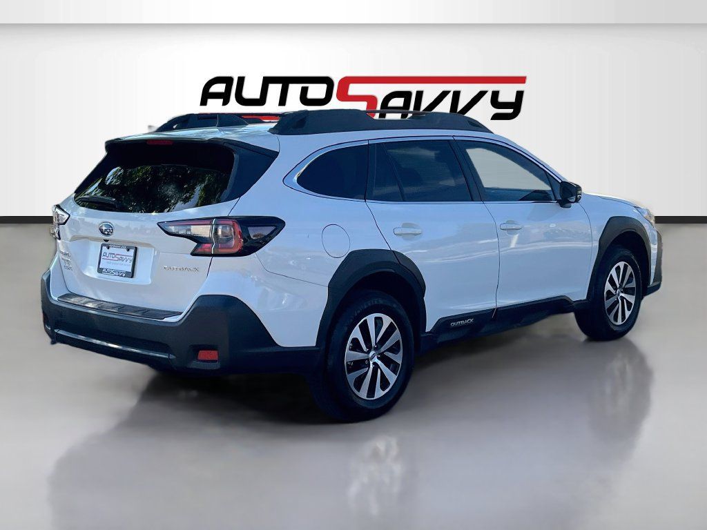 Used 2025 Subaru Outback Premium AWD/4WD image 7