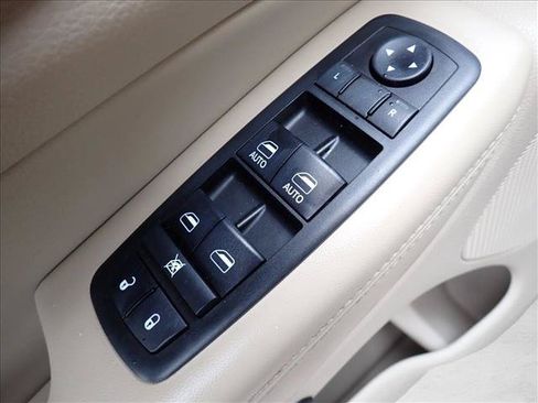 Used 2018 Jeep Grand Cherokee Limited AWD/4WD image 16