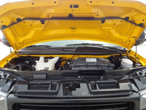 Used 2021 GMC Savana 3500 Extended w/ Power Convenience Package image 32