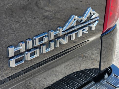 Used 2021 Chevrolet Silverado 1500 High Country w/ Technology Package AWD/4WD image 30