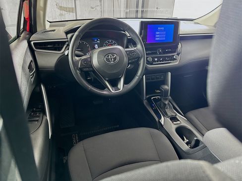 Certified 2023 Toyota Corolla Cross LE w/ Moonroof Package image 19
