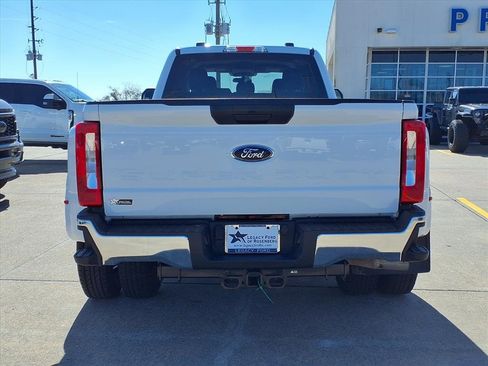 Used 2025 Ford F350 XLT image 5
