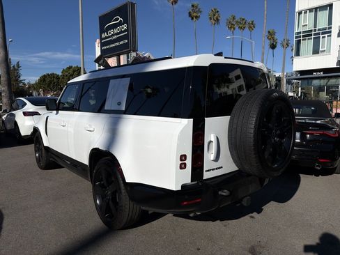 Used 2024 Land Rover Defender 130 X-Dynamic SE image 10