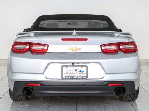 Used 2019 Chevrolet Camaro LT RWD image 7
