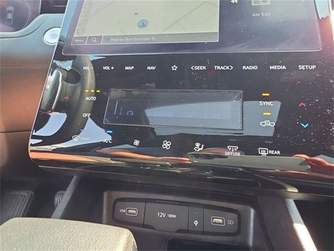 Used 2024 Hyundai Santa Cruz Night image 17