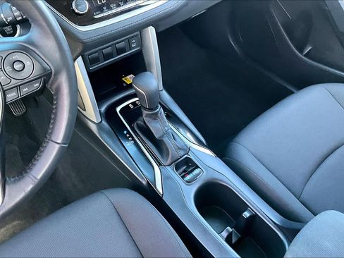 Used 2023 Toyota Corolla Cross LE w/ Moonroof Package FWD image 17