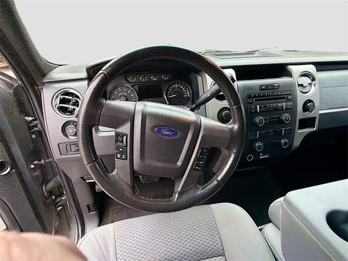 Used 2011 Ford F150 XLT w/ XLT Chrome Pkg image 11