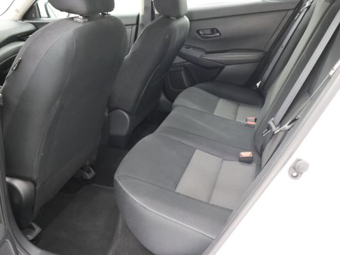 Used 2024 Nissan Sentra SV FWD image 9