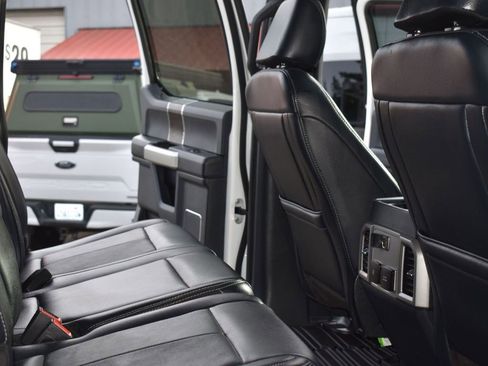 Used 2022 Ford F250 Lariat w/ Black Appearance Package image 23