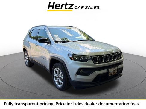 Used 2025 Jeep Compass Latitude AWD/4WD image 1
