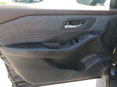 Used 2021 Nissan Rogue SV AWD/4WD image 22