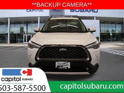 Used 2022 Toyota Corolla Cross XLE image 8