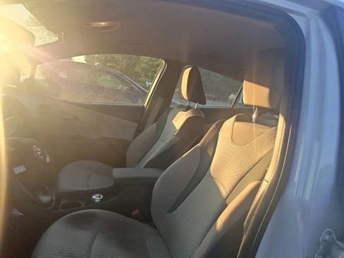 Used 2016 Toyota Prius Two FWD image 7