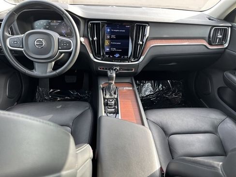 Used 2021 Volvo S60 T5 Momentum image 14