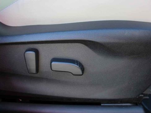 Used 2019 Subaru Ascent Limited image 36