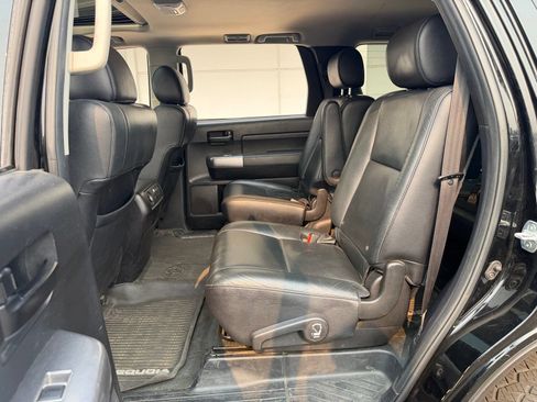 Used 2018 Toyota Sequoia TRD Sport AWD/4WD image 17