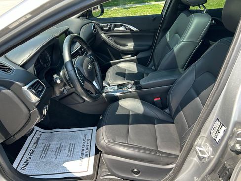 Used 2018 INFINITI QX30 Premium w/ Navigation Package AWD/4WD image 11