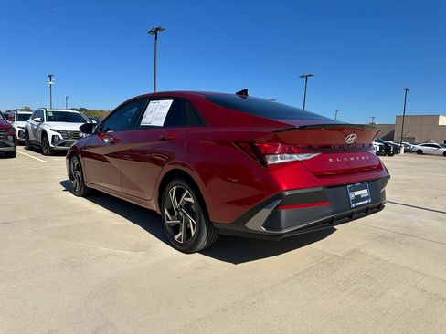 Used 2025 Hyundai Elantra Sport image 7