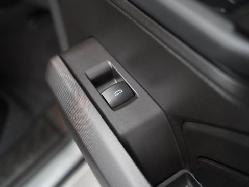 Used 2025 Chevrolet Colorado W/T image 61