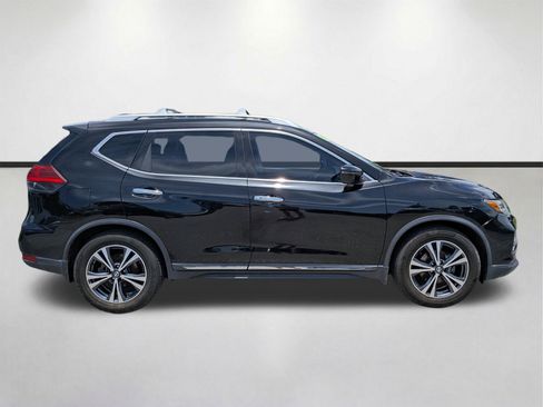 Used 2017 Nissan Rogue SL w/ SL Premium Package FWD image 3